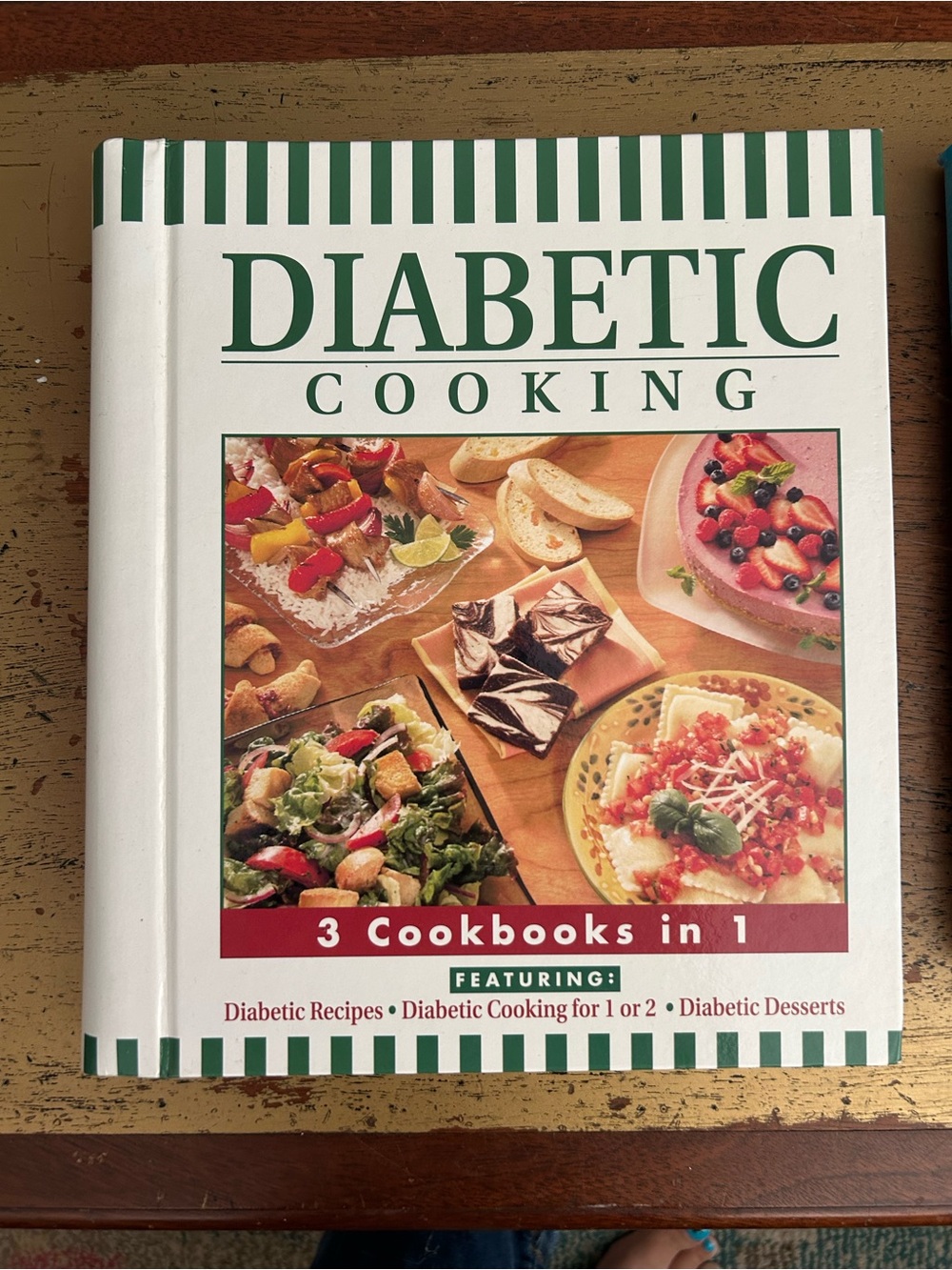 Diabetic Cooking Cookbook - White & Green Cover